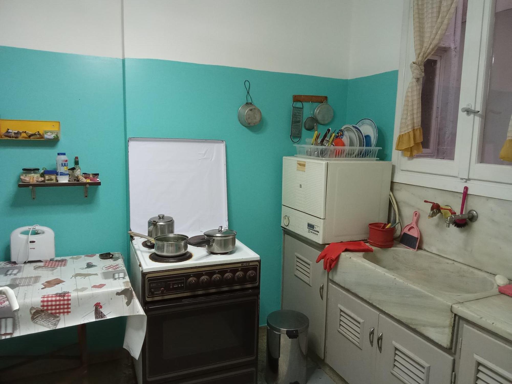 Private Bedrooms In Shared Apartment 135 Sm Athens Center Bagian luar foto